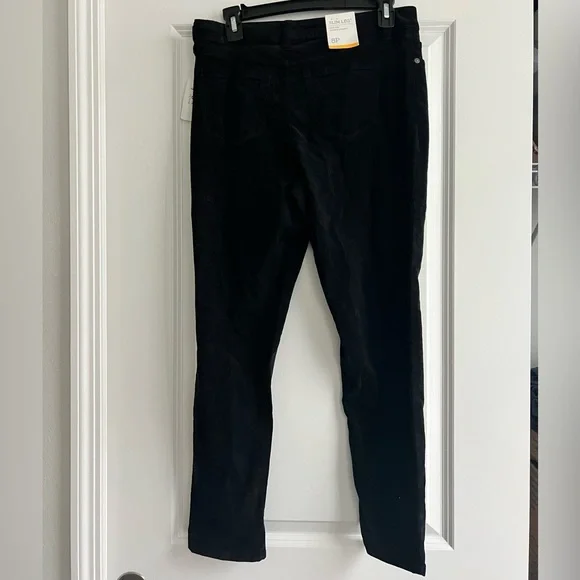 NWT Style & Co. Tummy Control Corduroy Pants, Deep Black, Size 8 Petite - Picture 3 of 6